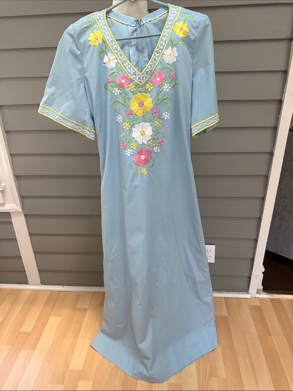 Vintage Handmade Light Blue Embroidered Floral Short Sleeve Maxi Dress S